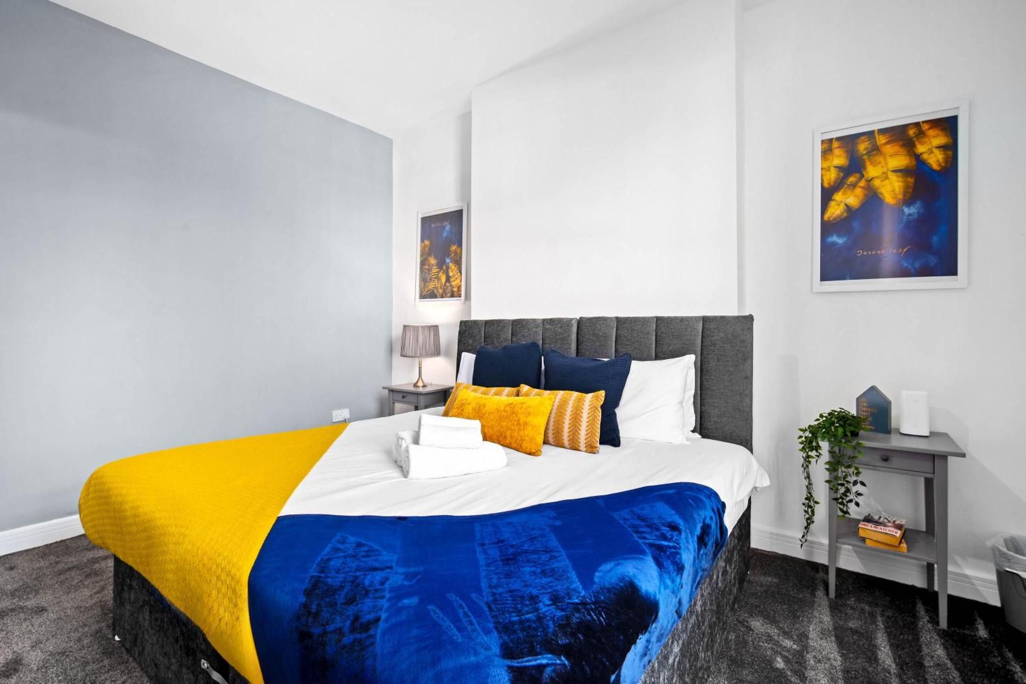 Large Modern Apartment - High-Speed Wifi - Netflix - Street Parking 3Br Birmingham Bagian luar foto